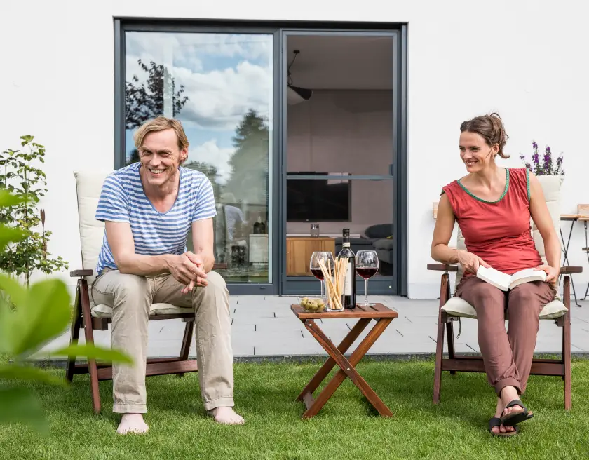 Insektenschutz Drehtür DT 3/1 an Terrassentür montiert