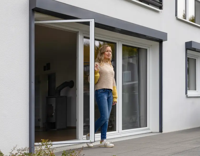 Insektenschutz Pendeltür PT 2/1 an Terrassentür geöffnet