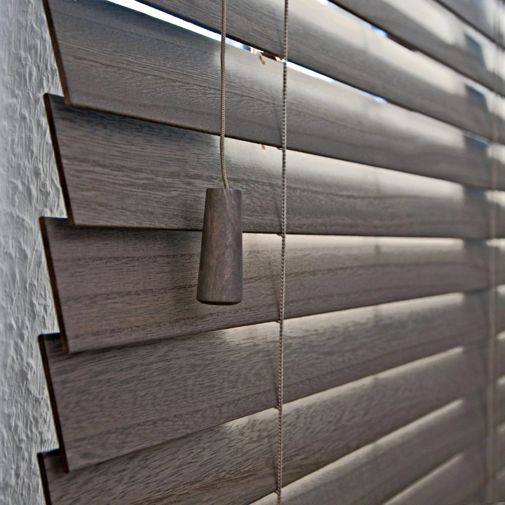 Jalousien aus Holz