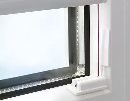 Stick & Fix Edge von Lysel Home Lysel Home Stick & Fix Edge – starke Klebebefestigung für Plissee