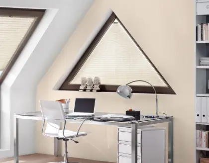 beige Plissee Dreieckfenster