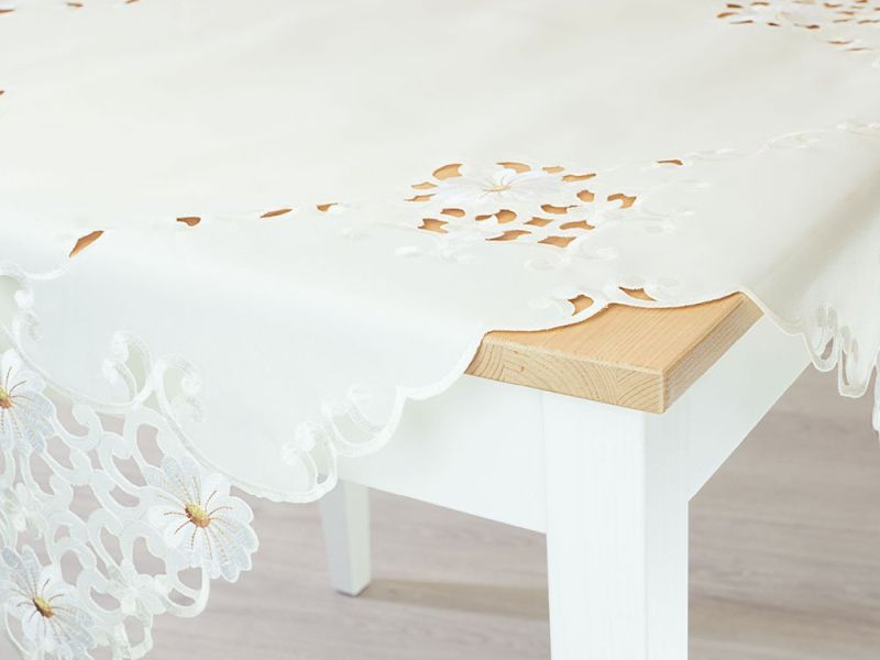 Mitteldecke Bltenstickerei 85x85 #1W