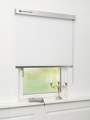Verdunkelungsrollo Scerzo Dark 27.01 Fensteransicht