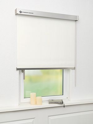 Verdunkelungsrollo Modena Dark 81.01 Fensteransicht