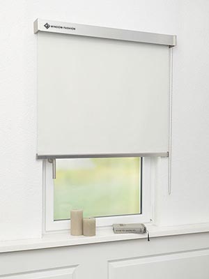 Verdunkelungsrollo Specchio Dark 29.02 Fensteransicht