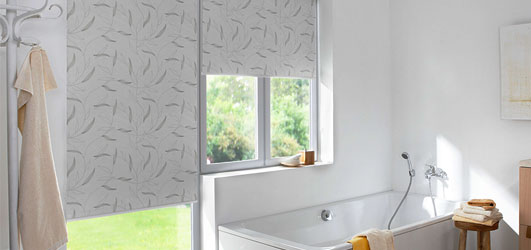 Rollo mit floralem Muster Rollo mit floralem Muster