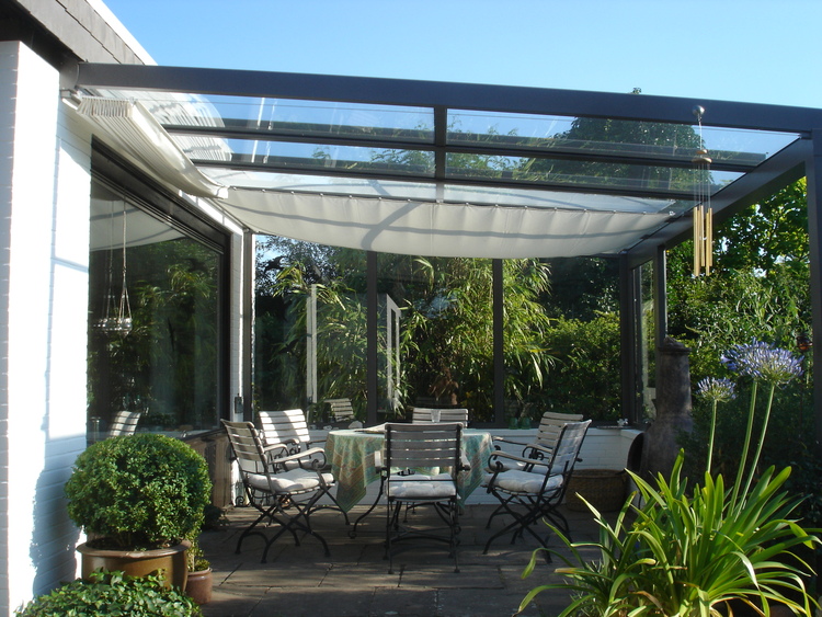 moderne Terrassenüberdachung und Terrassenbeschattungen für optimalen  Sonnenschutz