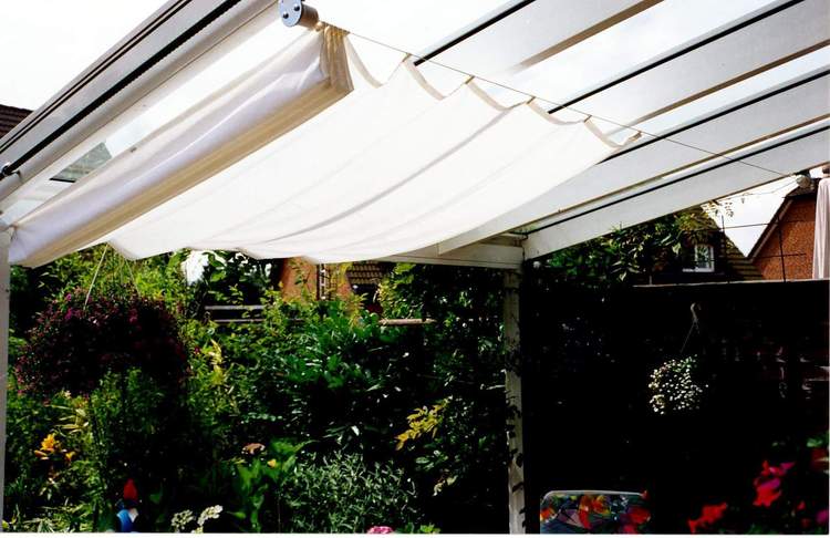 moderne Terrassenüberdachung und Terrassenbeschattungen für optimalen